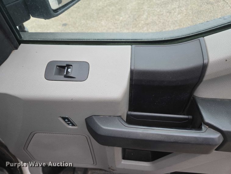 image for item DU3688 2017 Ford F150 XL SuperCrew pickup truck