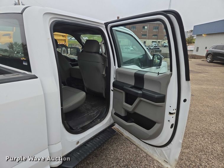 image for item DU3688 2017 Ford F150 XL SuperCrew pickup truck