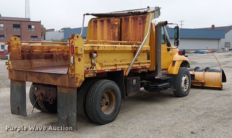 image for item DU3692 2006 International 7400 dump truck