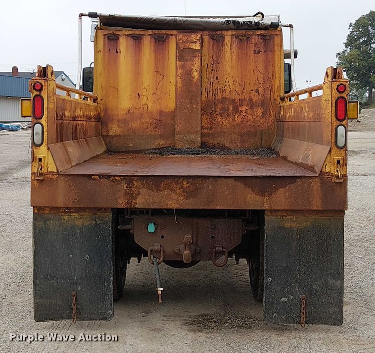 image for item DU3692 2006 International 7400 dump truck