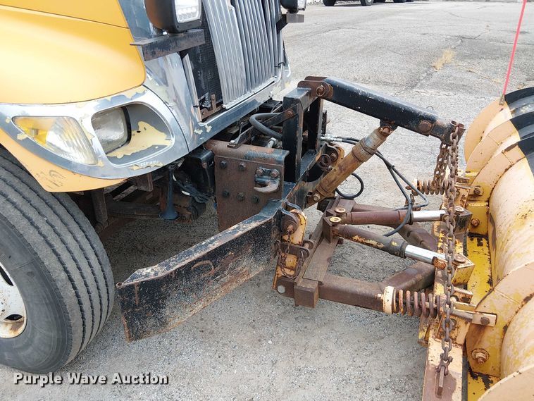 image for item DU3692 2006 International 7400 dump truck