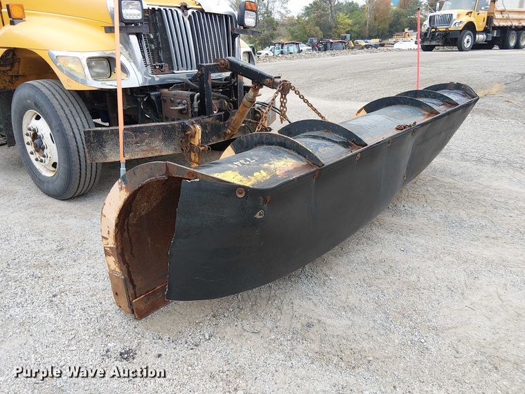 image for item DU3692 2006 International 7400 dump truck