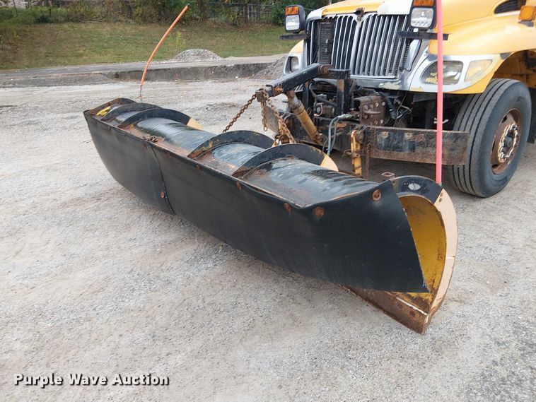 image for item DU3692 2006 International 7400 dump truck