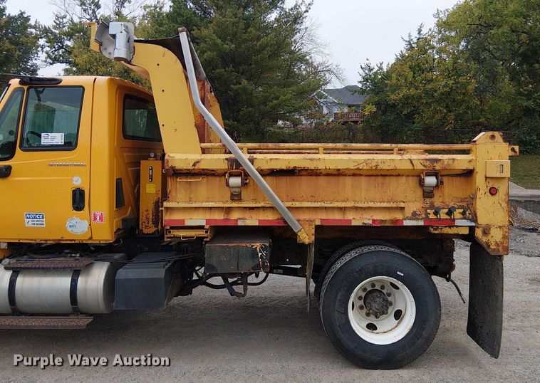 image for item DU3692 2006 International 7400 dump truck