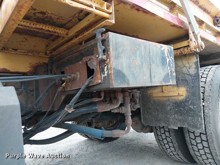 image for item DU3692 2006 International 7400 dump truck