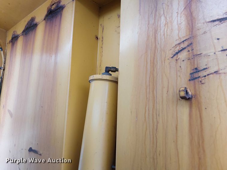 image for item DU3692 2006 International 7400 dump truck