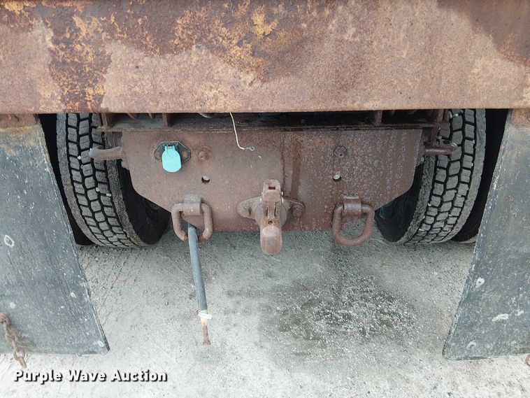 image for item DU3692 2006 International 7400 dump truck