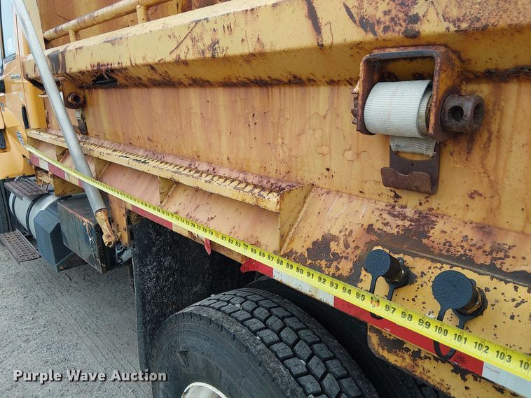 image for item DU3692 2006 International 7400 dump truck