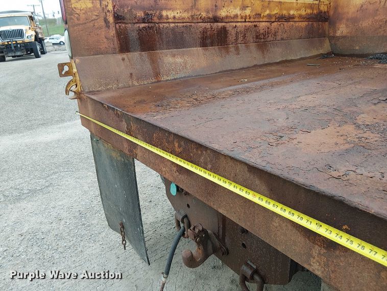 image for item DU3692 2006 International 7400 dump truck