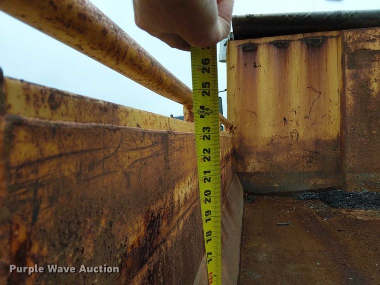 image for item DU3692 2006 International 7400 dump truck