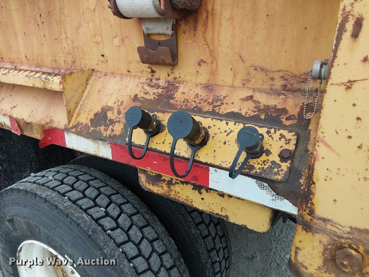 image for item DU3692 2006 International 7400 dump truck