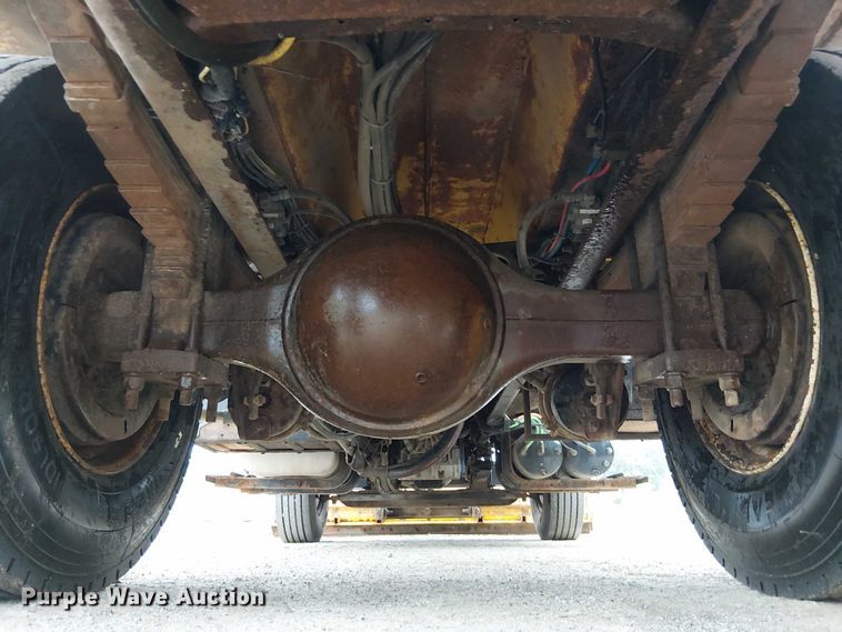 image for item DU3692 2006 International 7400 dump truck