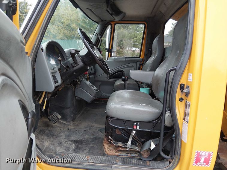 image for item DU3692 2006 International 7400 dump truck