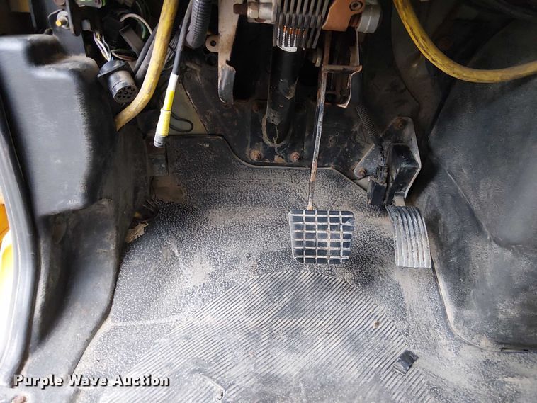 image for item DU3692 2006 International 7400 dump truck