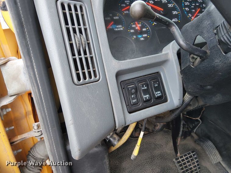 image for item DU3692 2006 International 7400 dump truck