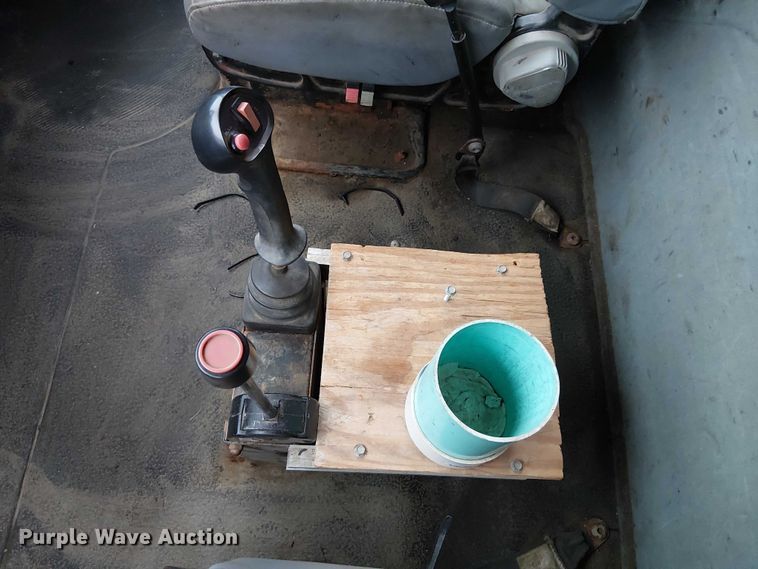 image for item DU3692 2006 International 7400 dump truck