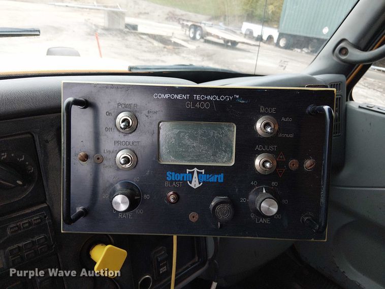 image for item DU3692 2006 International 7400 dump truck