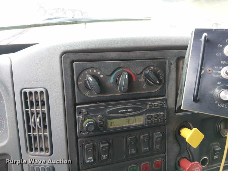 image for item DU3692 2006 International 7400 dump truck