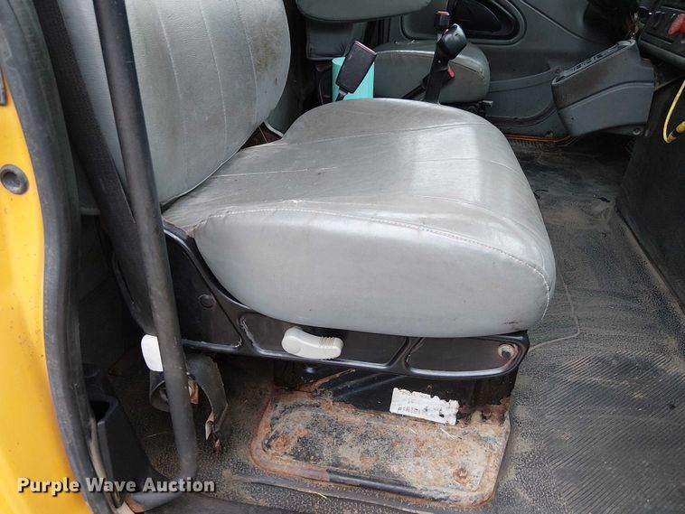 image for item DU3692 2006 International 7400 dump truck