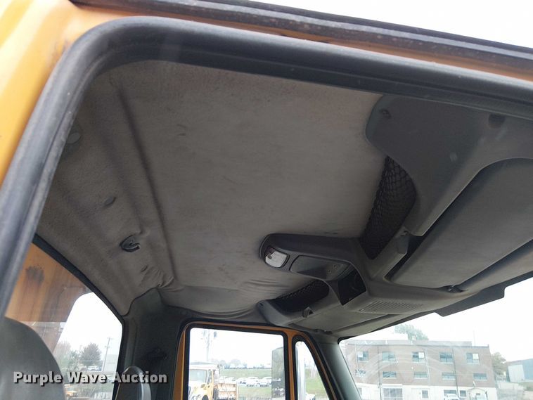 image for item DU3692 2006 International 7400 dump truck