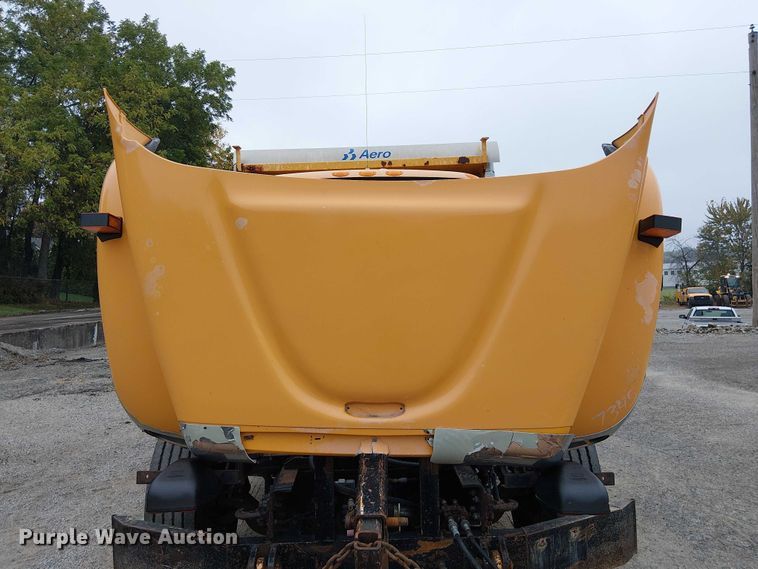 image for item DU3692 2006 International 7400 dump truck