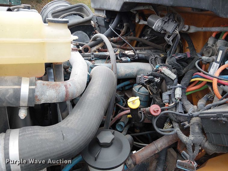 image for item DU3692 2006 International 7400 dump truck