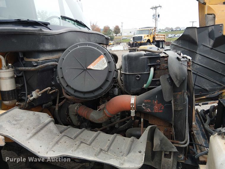 image for item DU3692 2006 International 7400 dump truck