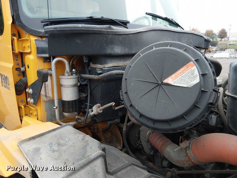 image for item DU3692 2006 International 7400 dump truck