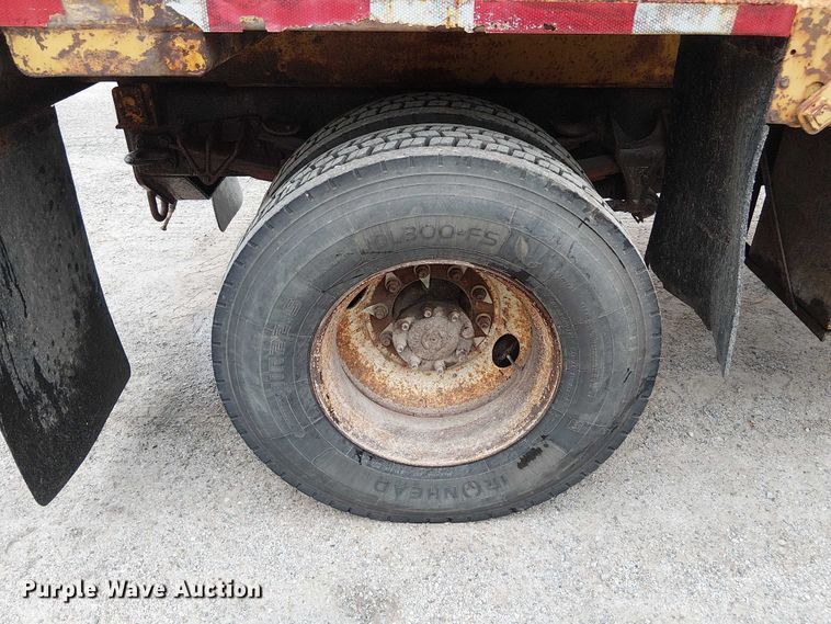 image for item DU3692 2006 International 7400 dump truck