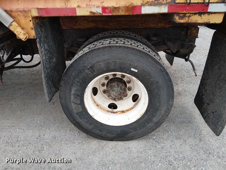 image for item DU3692 2006 International 7400 dump truck