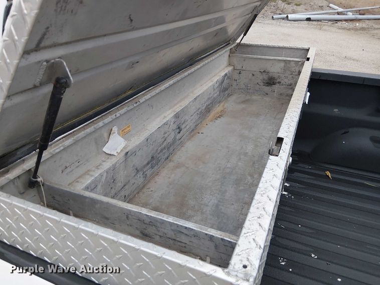 image for item DU3693 2016 Chevrolet Silverado 1500 Crew Cab pickup truck