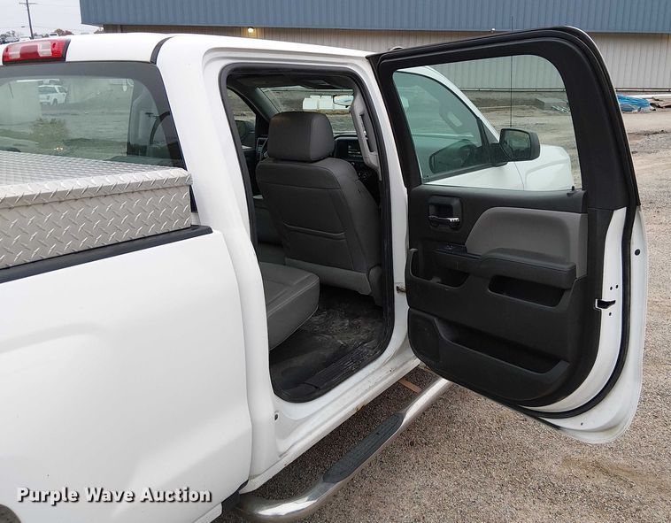 image for item DU3693 2016 Chevrolet Silverado 1500 Crew Cab pickup truck