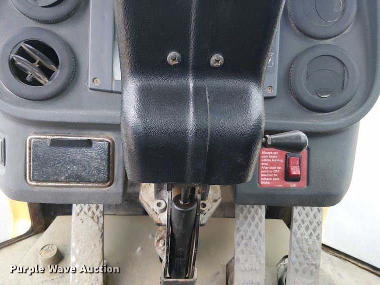 image for item DU3696 2007 John Deere 444J wheel loader