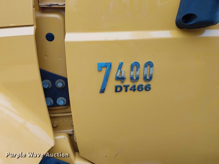 image for item DU3697 2006 International 7400 dump truck