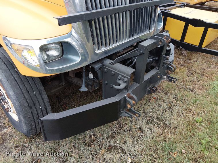 image for item DU3697 2006 International 7400 dump truck