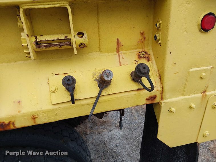 image for item DU3697 2006 International 7400 dump truck