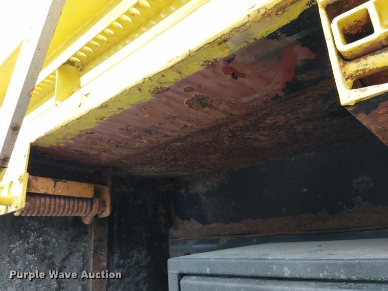 image for item DU3697 2006 International 7400 dump truck