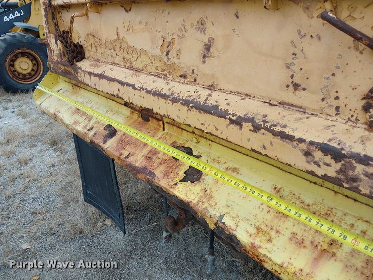 image for item DU3697 2006 International 7400 dump truck