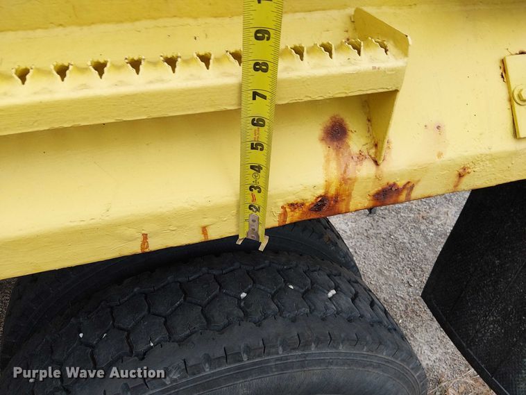 image for item DU3697 2006 International 7400 dump truck