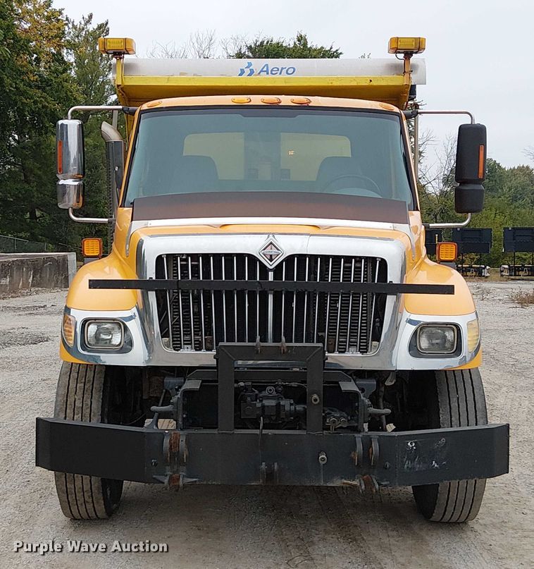 image for item DU3697 2006 International 7400 dump truck
