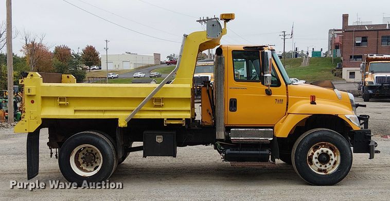 image for item DU3697 2006 International 7400 dump truck