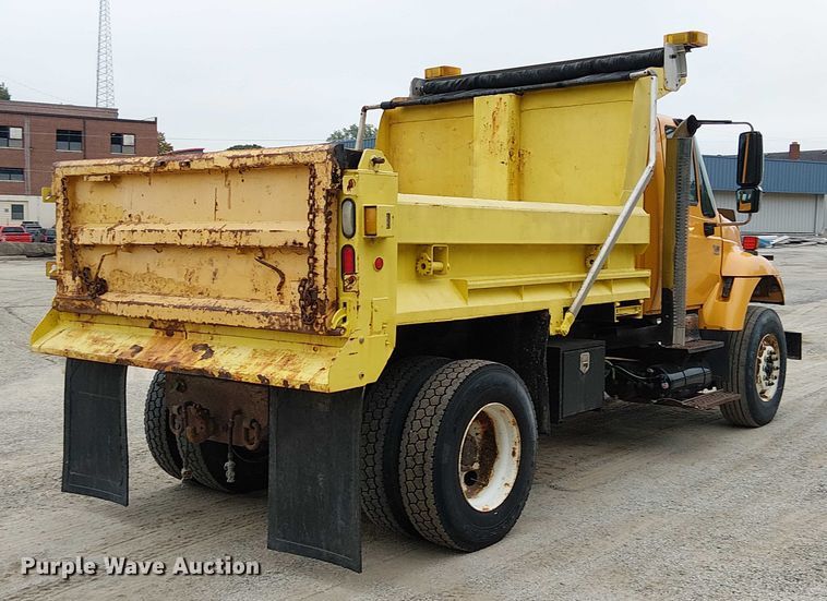 image for item DU3697 2006 International 7400 dump truck
