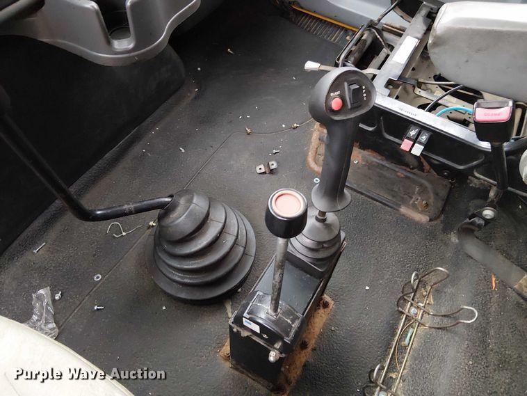 image for item DU3697 2006 International 7400 dump truck