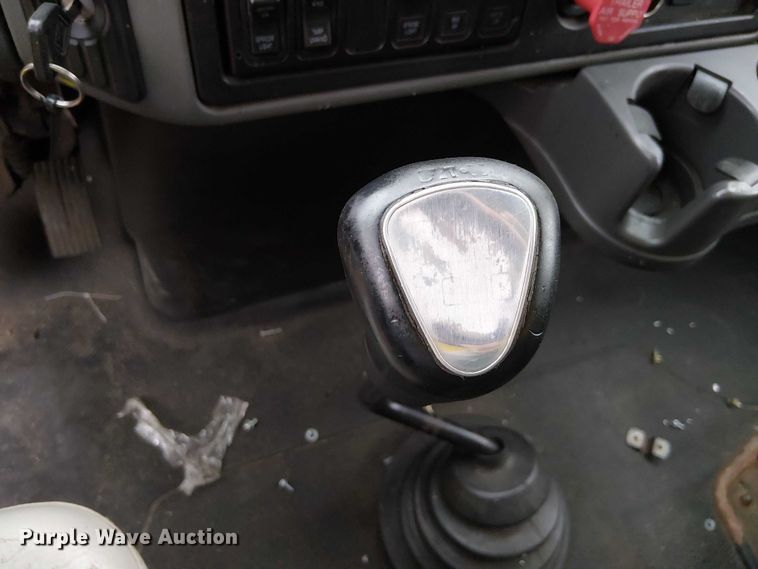 image for item DU3697 2006 International 7400 dump truck