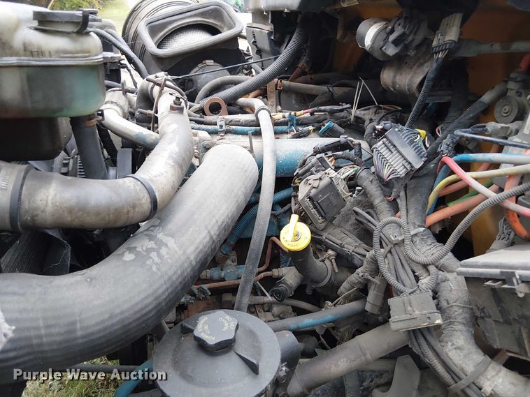 image for item DU3697 2006 International 7400 dump truck