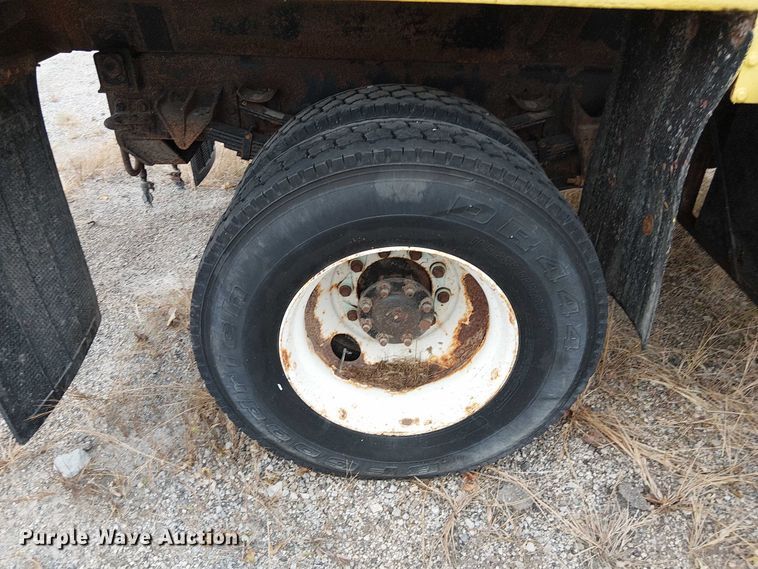 image for item DU3697 2006 International 7400 dump truck