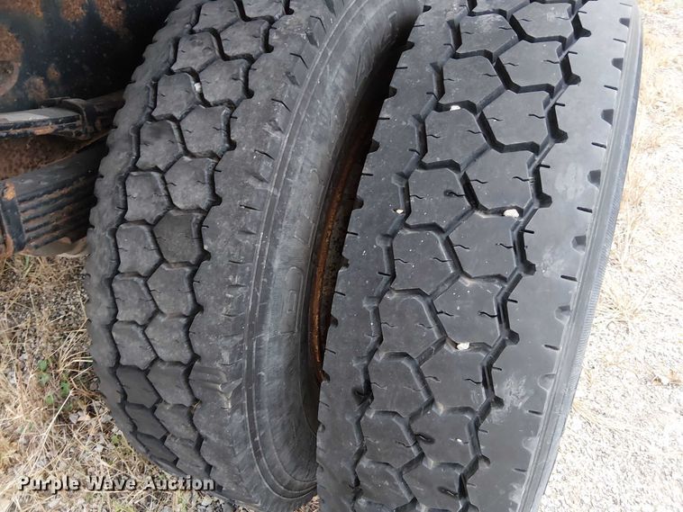 image for item DU3697 2006 International 7400 dump truck