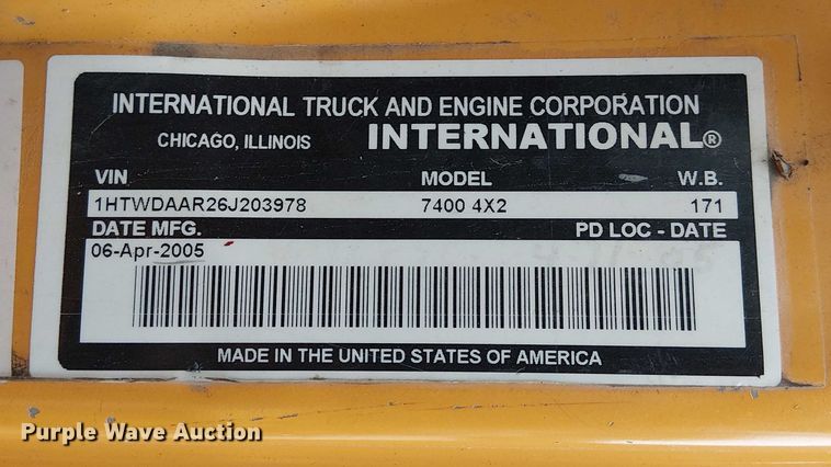 image for item DU3697 2006 International 7400 dump truck