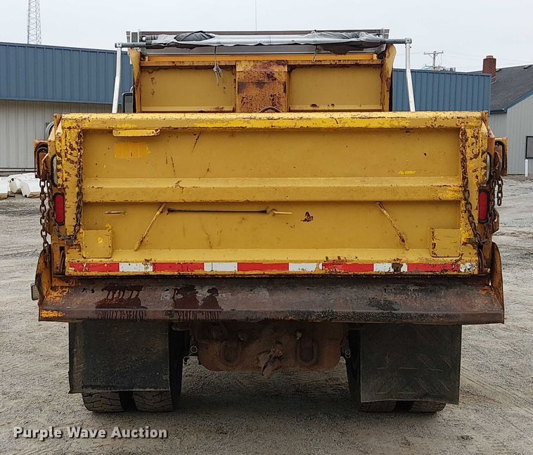 image for item DU3698 2002 International 7400 dump truck