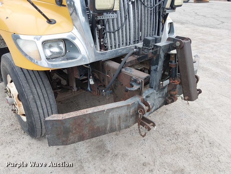 image for item DU3698 2002 International 7400 dump truck